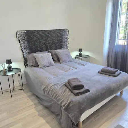 Апартаменты Le Refuge Du Sanctuaire Wifi Tv 4 Mm Du Sanctuaire *
